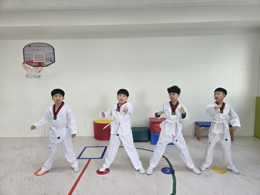 1949055918_zXm8jNob_988dc51a4078951855cc5cd581aeff01bf158d4c.jpg 이미지크게보기